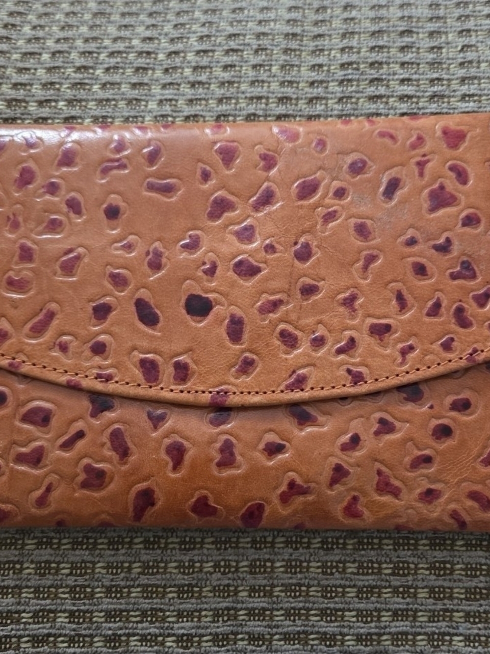 Source Unknown Tan Leather Wallet with Purple Spot Pattern